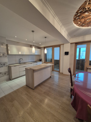 Продам трехкомнатную (3-комн.) квартиру, Комсомольская ул, 271Ак1, Южно-Сахалинск г