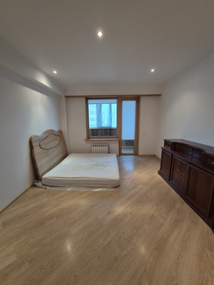 Продам трехкомнатную (3-комн.) квартиру, Комсомольская ул, 271Ак1, Южно-Сахалинск г