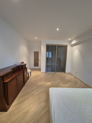 Продам трехкомнатную (3-комн.) квартиру, Комсомольская ул, 271Ак1, Южно-Сахалинск г