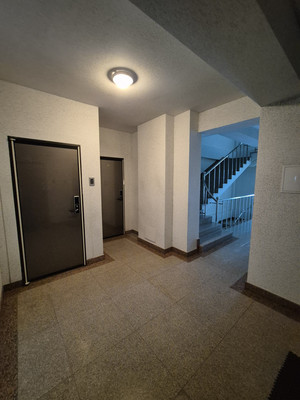 Продам трехкомнатную (3-комн.) квартиру, Комсомольская ул, 271Ак1, Южно-Сахалинск г