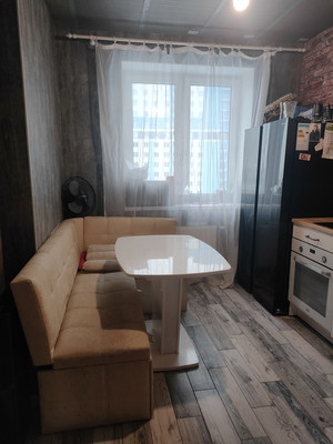 Продам однокомнатную (1-комн.) квартиру, Заречная ул, 10, Парголово п