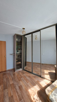 Продам двухкомнатную (2-комн.) квартиру, Ветеранов ул, 8, Дунай п