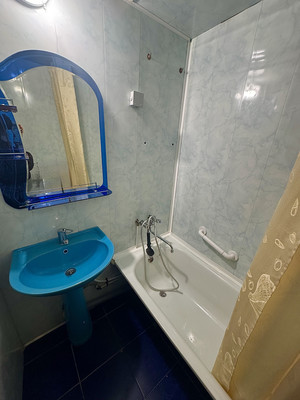 Продам двухкомнатную (2-комн.) квартиру, Ветеранов ул, 8, Дунай п