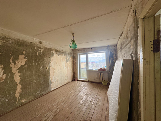 Продам трехкомнатную (3-комн.) квартиру, Ветеранов ул, 4, Дунай п