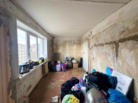 Продам трехкомнатную (3-комн.) квартиру, Ветеранов ул, 4, Дунай п