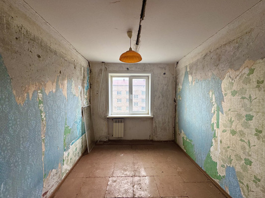 Продам трехкомнатную (3-комн.) квартиру, Ветеранов ул, 4, Дунай п