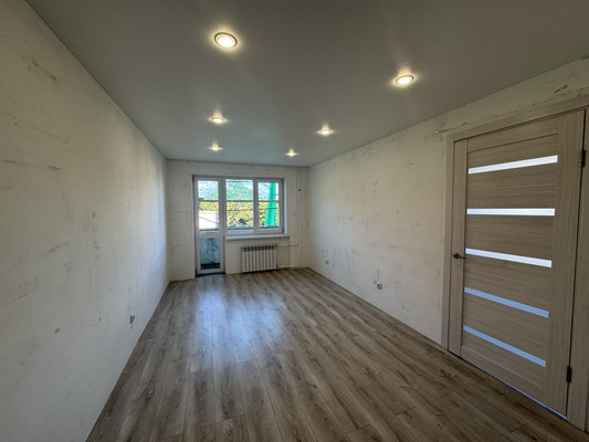 Продам трехкомнатную (3-комн.) квартиру, Ветеранов ул, 7, Дунай п