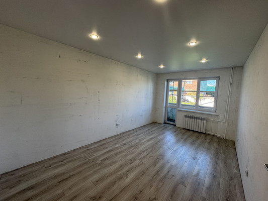 Продам трехкомнатную (3-комн.) квартиру, Ветеранов ул, 7, Дунай п