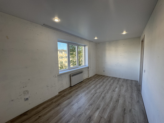 Продам трехкомнатную (3-комн.) квартиру, Ветеранов ул, 7, Дунай п