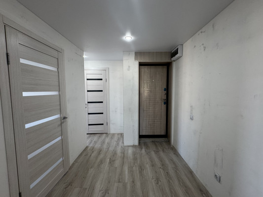 Продам трехкомнатную (3-комн.) квартиру, Ветеранов ул, 7, Дунай п