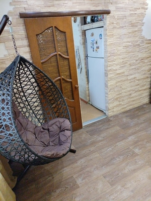 Продам трехкомнатную (3-комн.) квартиру, Центральная ул, 9, Ботня д