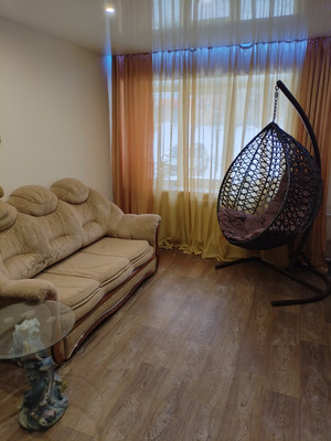 Продам трехкомнатную (3-комн.) квартиру, Центральная ул, 9, Ботня д