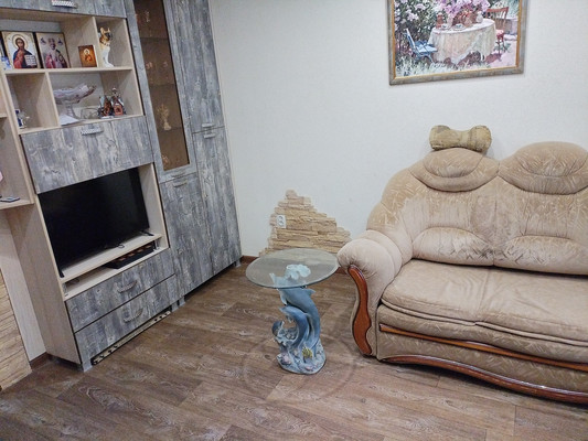 Продам трехкомнатную (3-комн.) квартиру, Центральная ул, 9, Ботня д