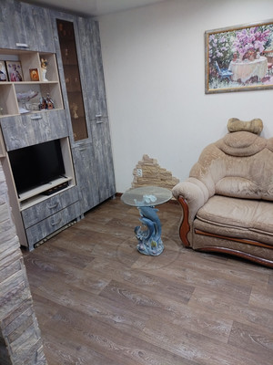 Продам трехкомнатную (3-комн.) квартиру, Центральная ул, 9, Ботня д