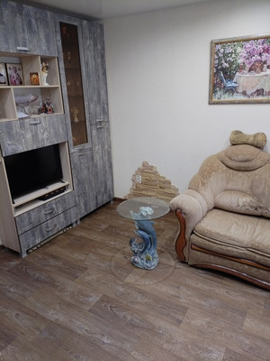 Продам трехкомнатную (3-комн.) квартиру, Центральная ул, 9, Ботня д