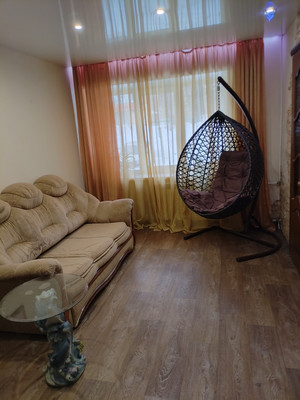 Продам трехкомнатную (3-комн.) квартиру, Центральная ул, 9, Ботня д