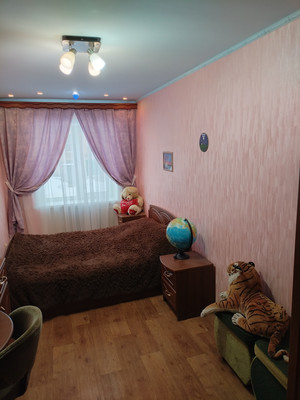 Продам трехкомнатную (3-комн.) квартиру, Центральная ул, 9, Ботня д