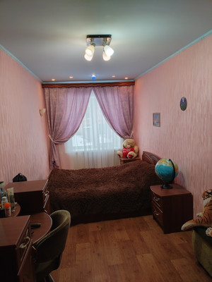 Продам трехкомнатную (3-комн.) квартиру, Центральная ул, 9, Ботня д