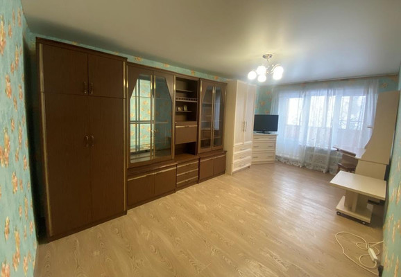 Продам двухкомнатную (2-комн.) квартиру, Спортивная ул, 3, Дубовая Роща п