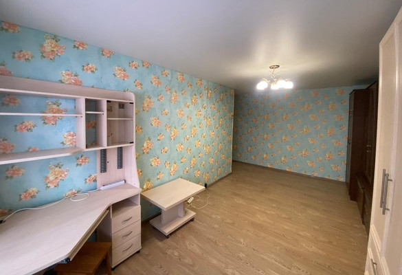 Продам двухкомнатную (2-комн.) квартиру, Спортивная ул, 3, Дубовая Роща п