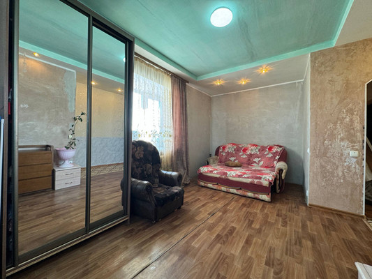 Продам однокомнатную (1-комн.) квартиру, Ленинградская ул, 77к2, Комсомольск-на-Амуре г