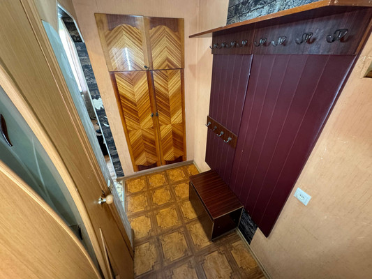 Продам однокомнатную (1-комн.) квартиру, Ленинградская ул, 77к2, Комсомольск-на-Амуре г