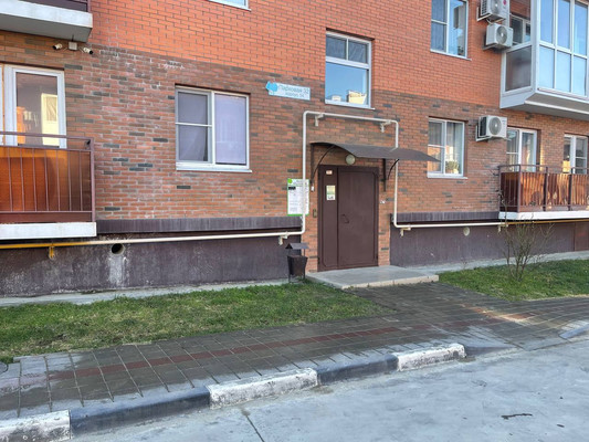 Продам однокомнатную (1-комн.) квартиру, Парковая ул, 32к14, Цемдолина с