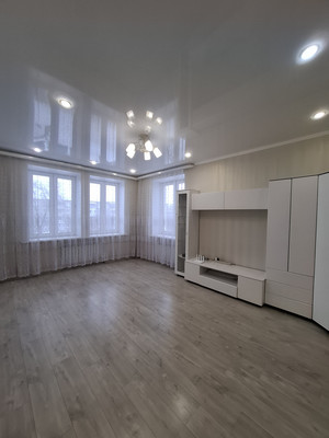 Продам трехкомнатную (3-комн.) квартиру, Горького ул, 14, Октябрьский г