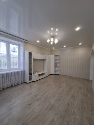 Продам трехкомнатную (3-комн.) квартиру, Горького ул, 14, Октябрьский г