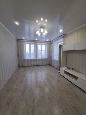 Продам трехкомнатную (3-комн.) квартиру, Горького ул, 14, Октябрьский г