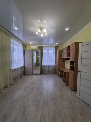 Продам трехкомнатную (3-комн.) квартиру, Горького ул, 14, Октябрьский г