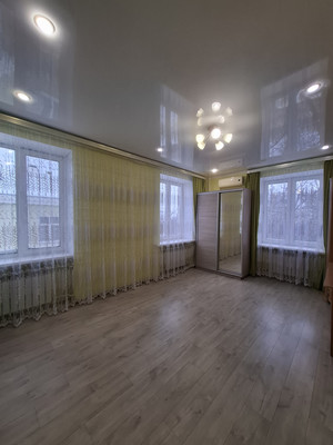 Продам трехкомнатную (3-комн.) квартиру, Горького ул, 14, Октябрьский г