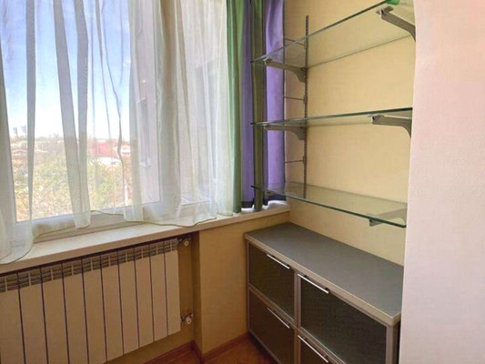 Продам трехкомнатную (3-комн.) квартиру, Козлова ул, 41, Симферополь г