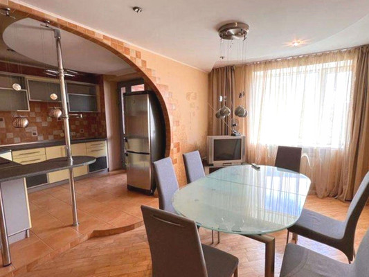 Продам трехкомнатную (3-комн.) квартиру, Козлова ул, 41, Симферополь г