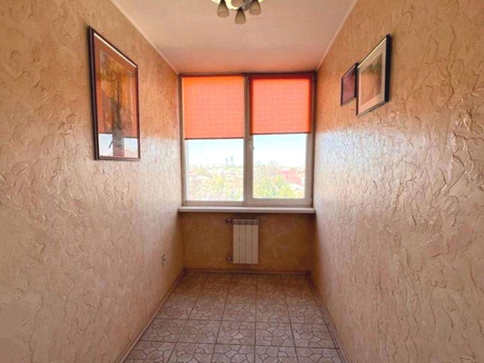 Продам трехкомнатную (3-комн.) квартиру, Козлова ул, 41, Симферополь г