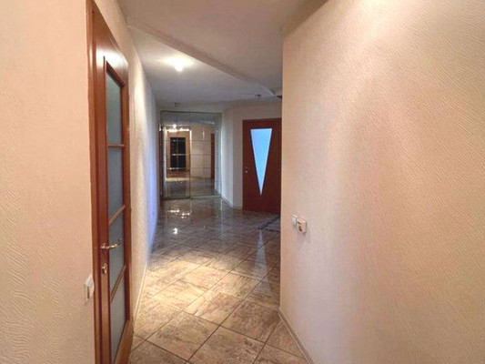 Продам трехкомнатную (3-комн.) квартиру, Козлова ул, 41, Симферополь г