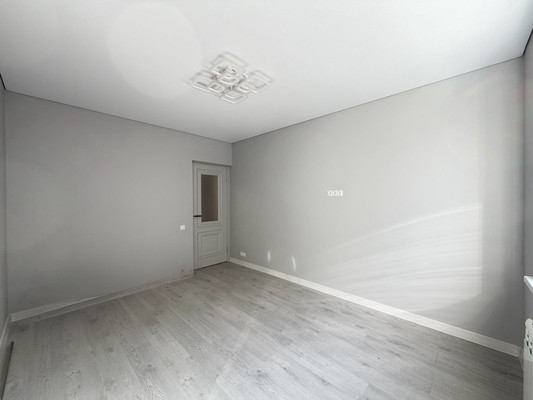 Продам двухкомнатную (2-комн.) квартиру, Эльбрусская ул, 1кб, Нальчик г