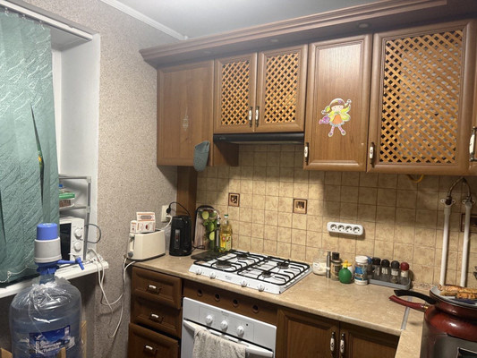 Продам трехкомнатную (3-комн.) квартиру, Киевская ул, 134, Симферополь г