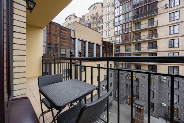 Продам трехкомнатную (3-комн.) квартиру, Киевская ул, 3А, Санкт-Петербург г