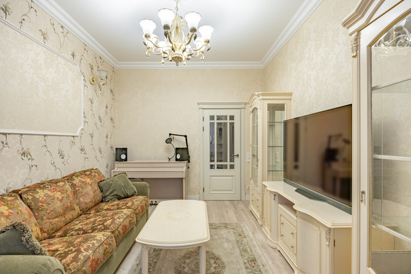 Продам трехкомнатную (3-комн.) квартиру, Киевская ул, 3А, Санкт-Петербург г