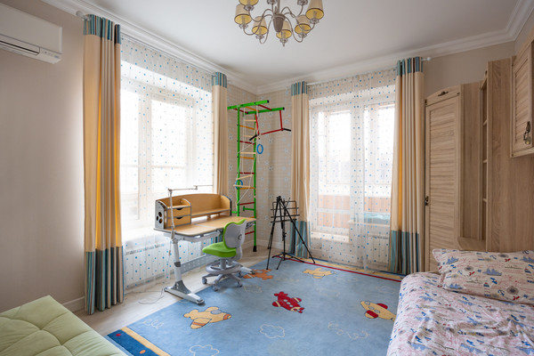 Продам трехкомнатную (3-комн.) квартиру, Киевская ул, 3А, Санкт-Петербург г