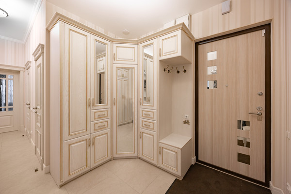 Продам трехкомнатную (3-комн.) квартиру, Киевская ул, 3А, Санкт-Петербург г