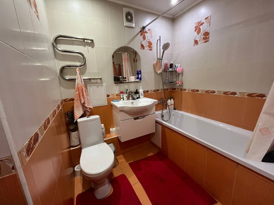 Продам двухкомнатную (2-комн.) квартиру, Агрохимическая ул, 82, Краснодар г