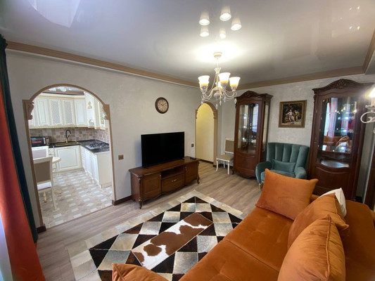 Сдам двухкомнатную (2-комн.) квартиру, Троллейбусная ул, 11, Симферополь г