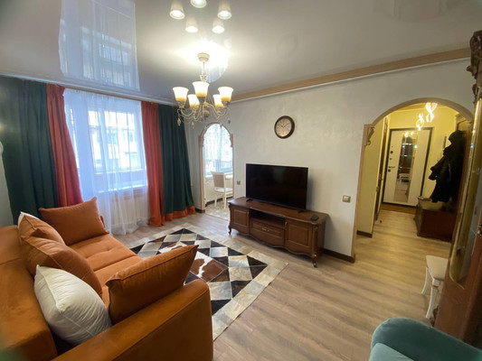 Сдам двухкомнатную (2-комн.) квартиру, Троллейбусная ул, 11, Симферополь г