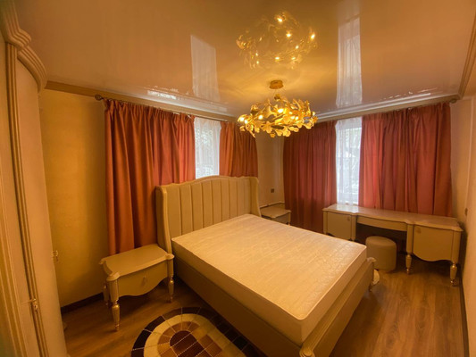 Сдам двухкомнатную (2-комн.) квартиру, Троллейбусная ул, 11, Симферополь г