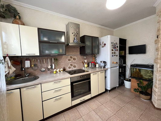 Продам двухкомнатную (2-комн.) квартиру, Агрохимическая ул, 82, Краснодар г