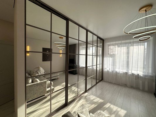 Продам двухкомнатную (2-комн.) квартиру, Ленина ул, 122, Красноярск г