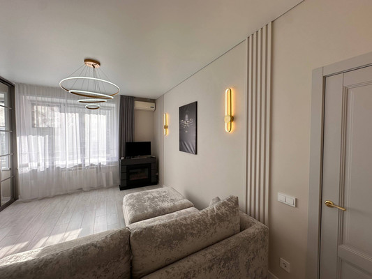 Продам двухкомнатную (2-комн.) квартиру, Ленина ул, 122, Красноярск г