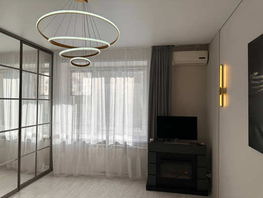 Продам двухкомнатную (2-комн.) квартиру, Ленина ул, 122, Красноярск г